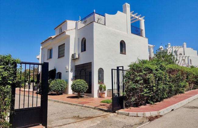 Relaxed Retreat With Pool - Photo 35