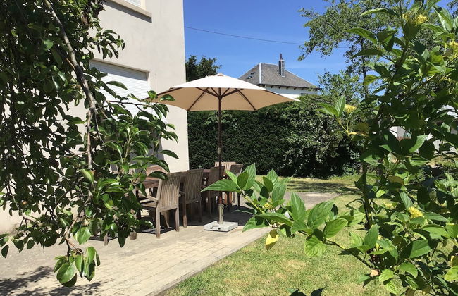 Family Villa Near Forest - Foto 1