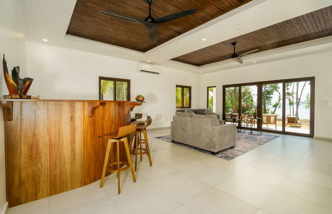 NEW Oceanfront 5 Bedroom Private Island Villa - Foto 9