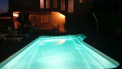 Habitaciones en planta superior independiente con piscina - barbacoa - Foto 3