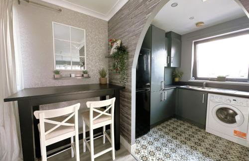 Comfy Stylish Unit Near Canary Wharf l Top Floor Ideal for Business and Leisure Privacy l No Minimum Stay I - Photo 20