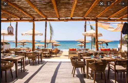 Exquisite and Modern villa near beach with Heated pool! - Foto 86