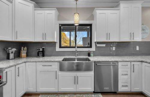 Views! Dock, Water, Game Room, Kids Room! - Foto 24