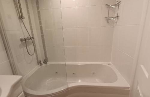 Stunning 4 BR Townhouse for 8 With Free Parking - Foto 16