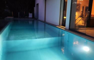 Modern Villa with Sea & River View Pool and Gym. - Foto 8