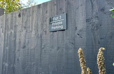 Ye Old Mill - Stylish cosy retreat with parking - Photo 22