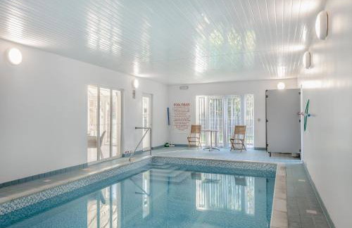 The Beeches - Photo 2