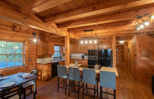 Treetops Cabin easy to Asheville with fast wifi and great view - Foto 5