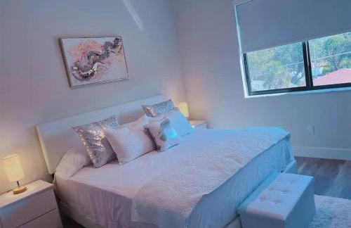 Lux property great for 1 to 8 Guests-family trip ,5Beds 2Rooms Staycation with Gym and EV, proximity to Downtown and Beaches - Foto 41