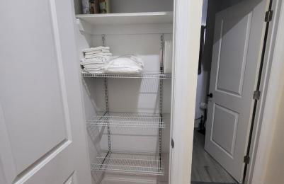 OoohLaLa! 2 Beds and 2 Full Baths w/Free Parking - Foto 31