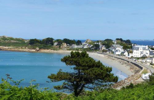 Studio in Plougasnou with Sea View and Beaches - Photo 8