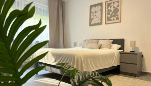 Spacious Apartment with Balcony - nearby Schlosspark - APOLONIAliving - Foto 2