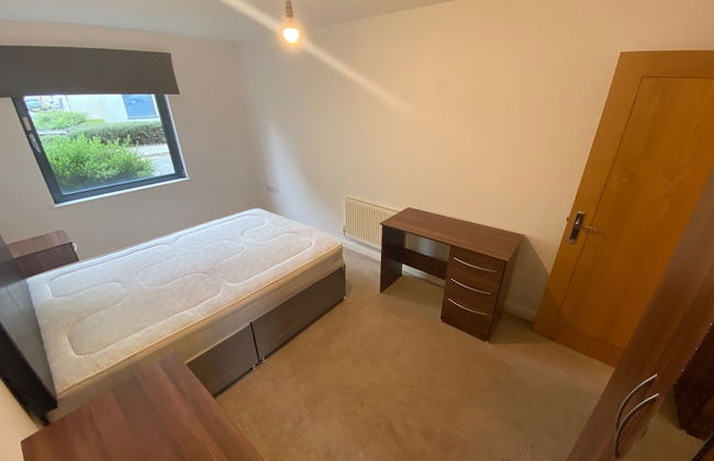 Sea Breeze Retreat in Swansea - Photo 7