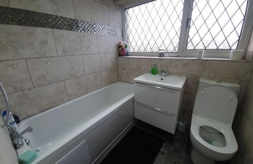 5 Bedroom House by monishortlets - Foto 49