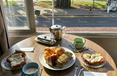 Apartamento com vista pro mar no Centro de Ubatuba - com estacionamento 2 quartos e cozinha completa - Foto 36