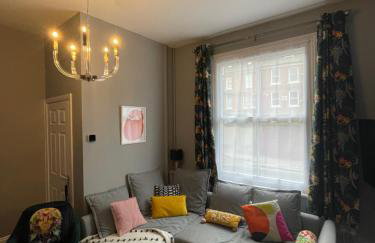 Victorian red-brick home in picturesque market town - Photo 6