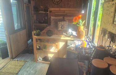 Brewers Bolt Cozy Unique Shepherds Hut - Hot Tub! - Photo 25