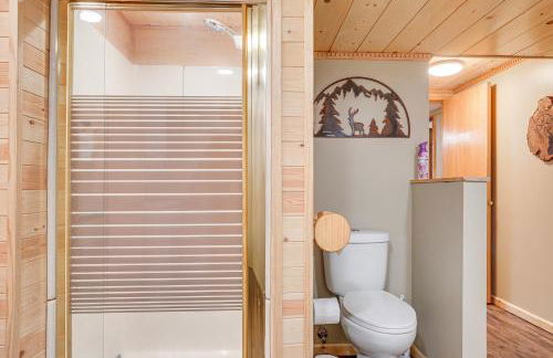 Hayward Home with Private Deck, Fire Pit and Kayak! - Foto 17