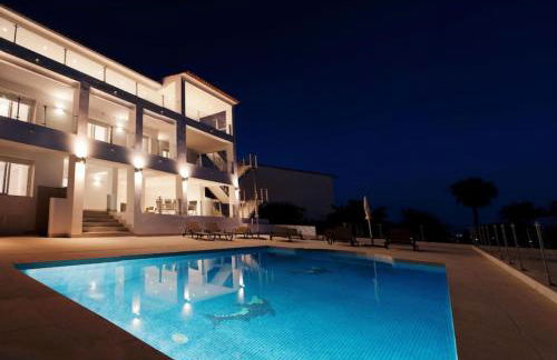 Luxury villa with heated pool for 12 to 14 people - Photo 112