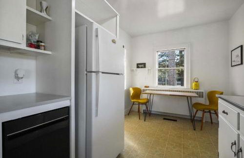 3BR Farmhouse with Porch Fire Pit Horseshoe Pit - Foto 13