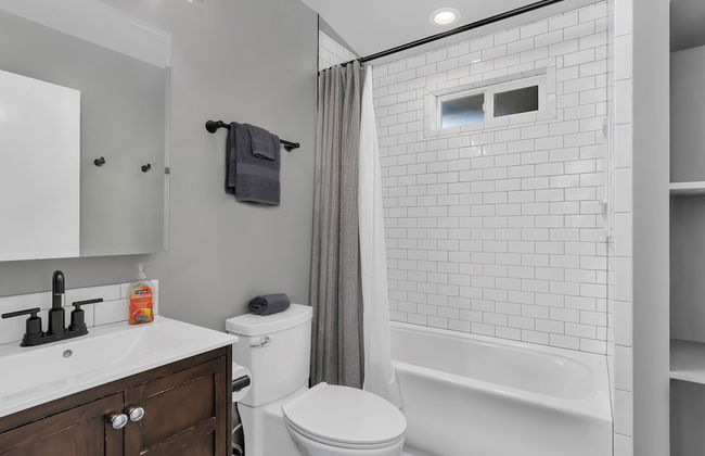 Modern 2bd Cabin With Stunning Views of Bass Lake - Foto 15