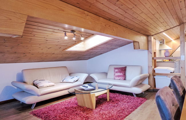 2 bedroom Apartment in Brienz - Photo 3