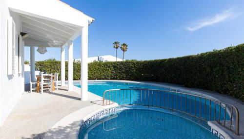 Chalet a 150m de la playa y piscina privada - Foto 3