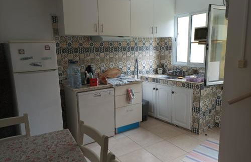 Blue And Gold Cozy Home - Photo 10