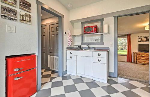 Retro Updated Blanco Abode - Steps to Main Street! - Foto 4