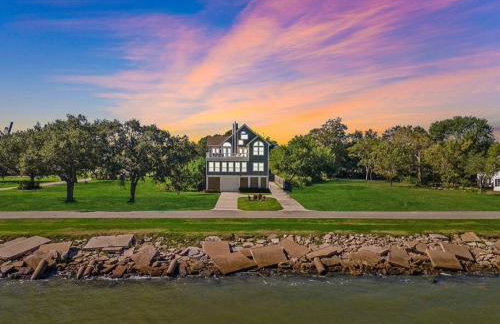 Stunning bayfront home with spacious deck and incredible Galveston Bay views - Foto 53