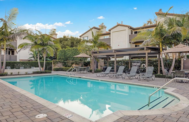 Walk to Beach Pool, Hot Tub, Private Patio, Parking Seabreeze Retreat - Photo 50