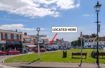 Central Location shops & beach - Photo 4