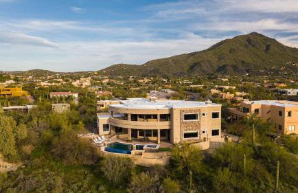 Sunbeam by Avantstay Elegant, Private Desert Home w/ Infinity Pool, Spa & View - Photo 3