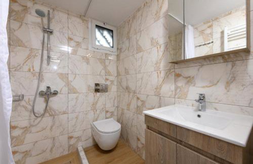 Ninemia House - Photo 16