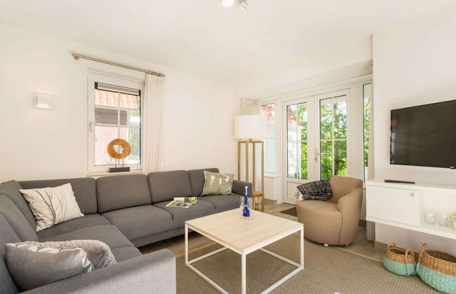 Villa in Dishoek Near Noordzee Beach - Photo 6