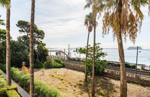 Luxury Apartment with Sea View and Private Beach Access - Photo 22