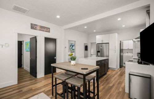 Updated Family Friendly Hillyard Gem NEW HOT TUB! - Foto 19