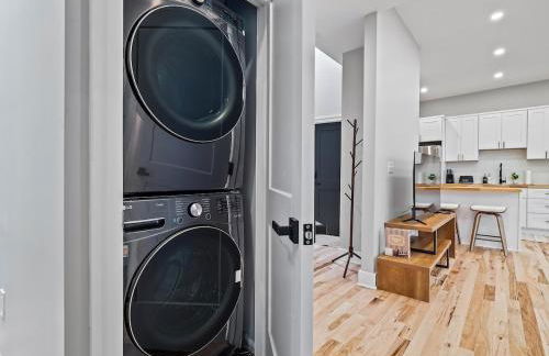 The Modern Boho Brick Loft - Foto 65