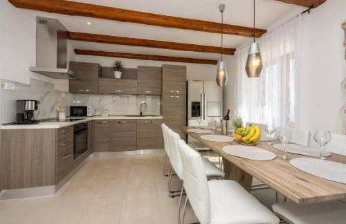 Villa Antani with heated pool, sauna & jacuzzi - Foto 6