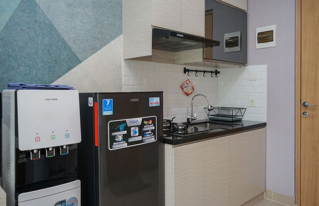 Fancy And Comfy Studio At B Residence Apartment - Photo 5