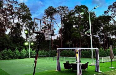 Lux Fam Private Resort Pool Spa, 2 Private Pickleball Courts, Basketball, Ping Pong Table, Mini Golf, Close To Beach & Dining Home Sleeps 8 - Photo 17