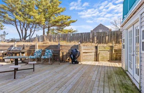 Relaxing Coastal 2BR Near Beach Sleeps 4 - Foto 3