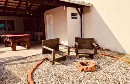 Piscina e Sinuca CASA Beto Carrero 500m do Parque 1 suite e 2 quartos 3bwc a 300m da Praia churrasqueira e estacionamento privado - Foto 37