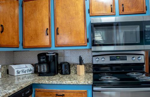 Spacious 4 Bedroom Home with 5 Beds near Interstate 40 in Amarillo, TX - Foto 17