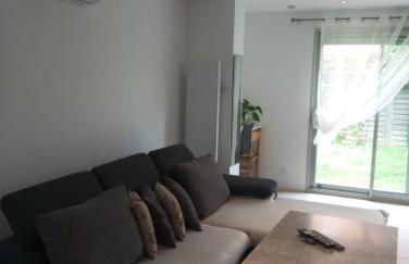 Studio dans une résidence sécurisée et calme avec place de parking - Foto 2