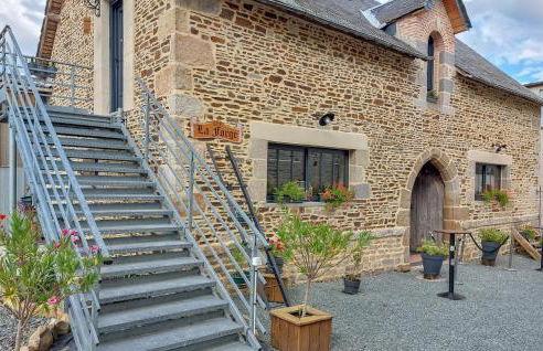 Stunning Home In Neuilly Le Vendin - Photo 1