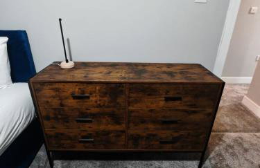 Bright 4BR Home, Outdoor Garden, Easy Parking - Foto 20