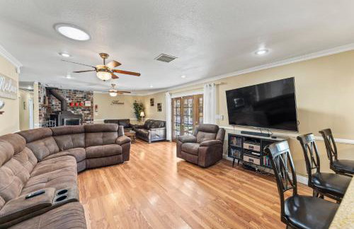 Spacious Desert Getaway! - Photo 4