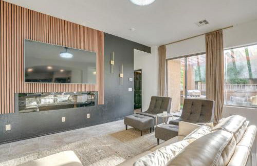 Relax Poolside! Home 6 Mi to Camelback Ranch - Foto 12