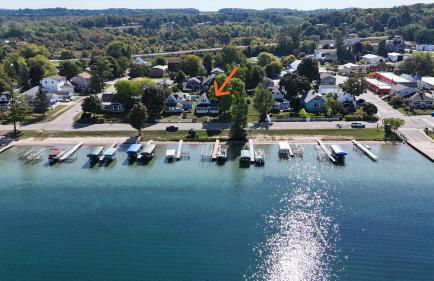 Lil's on the Lake Vintage Cottage on Crystal Lake - Foto 1